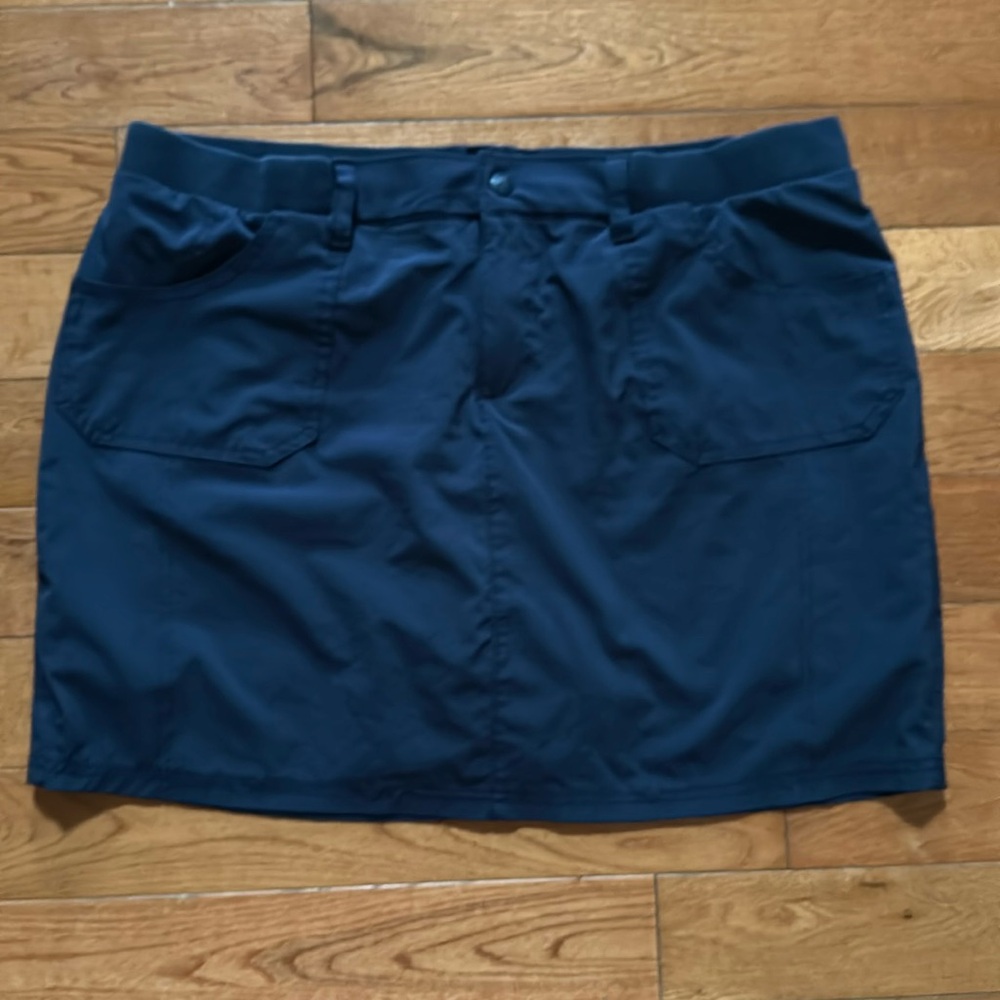Lee Active Performance navy skort size 18 Medium